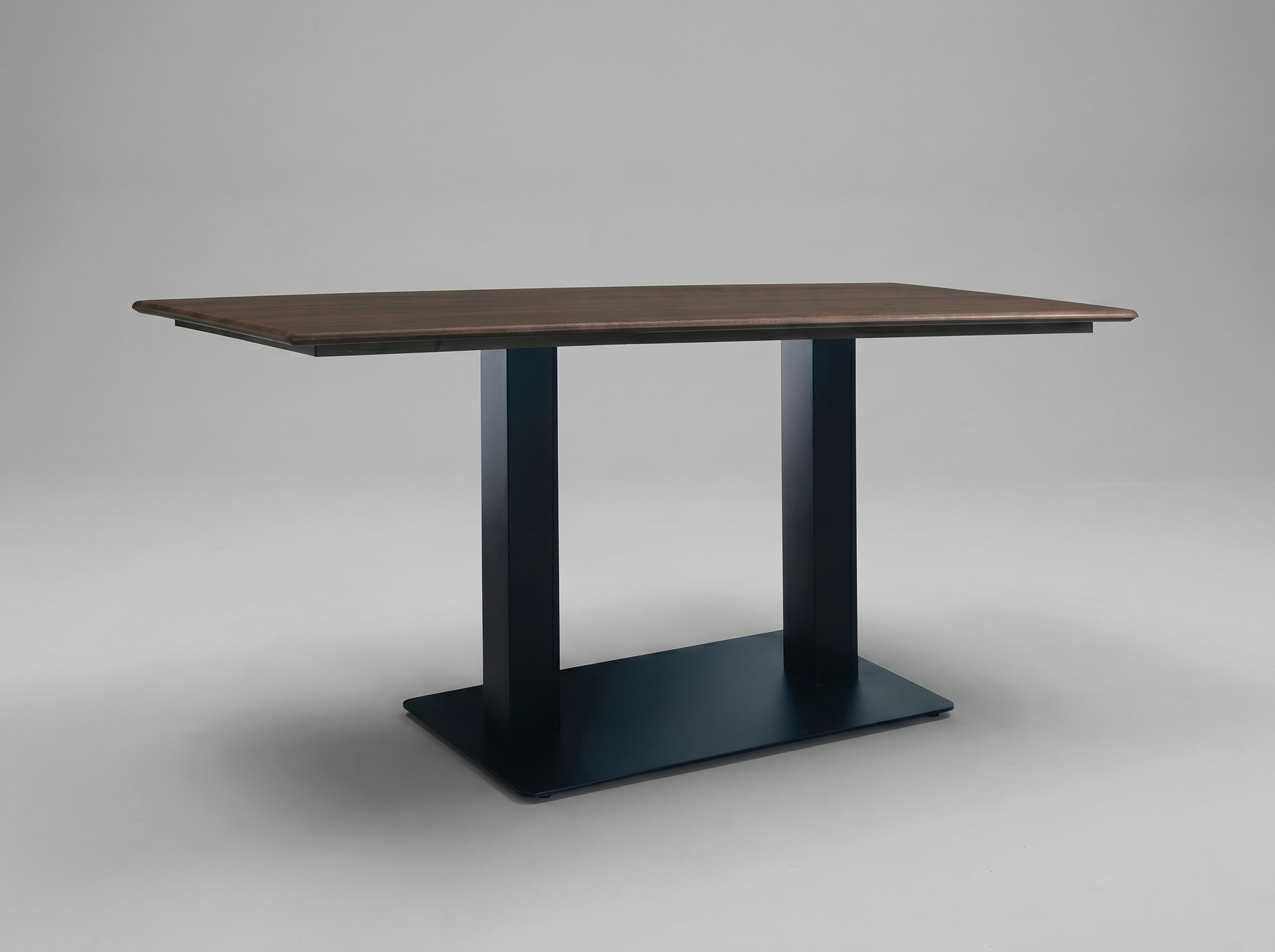 Buitentafel Catania 120x70cm Notenhout Buitenruimte Compact HPL tafelblad
